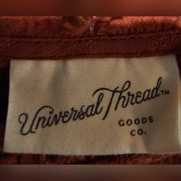 Universal Thread  Size L - Picture 6 of 9